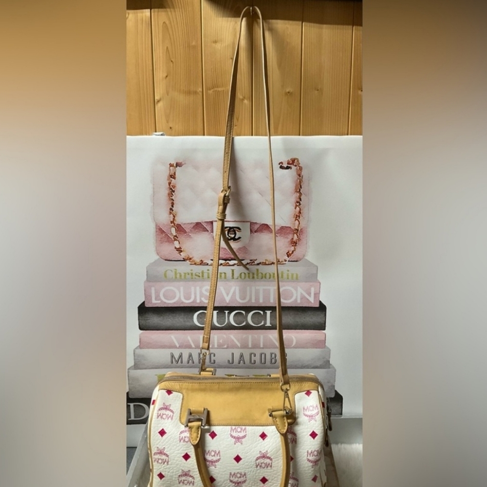 MCM Boston Satchel Bag Purse W COA & Dust Bag Excellent - Picture 4 of 10
